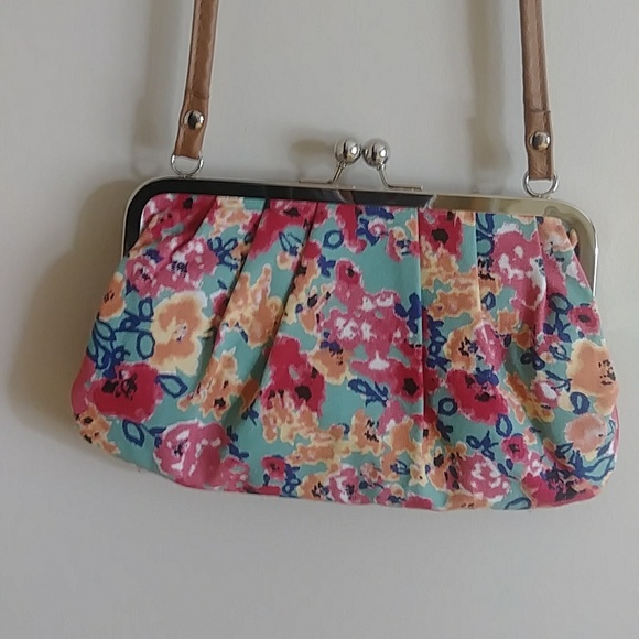 American Eagle kiss clasp floral flowers and bow crossbody bag purse - Picture 1 of 12
